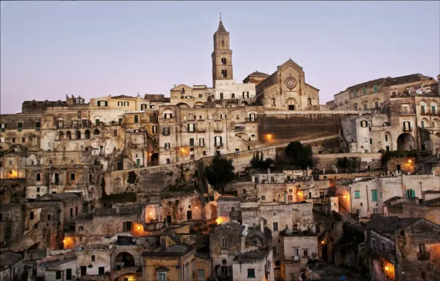 Pse duhet ta vizitosh Materën, qytetin e shpellave · 2